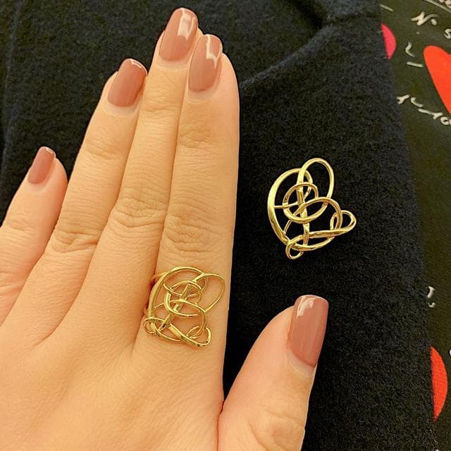 18K字母开口戒和同系列胸针